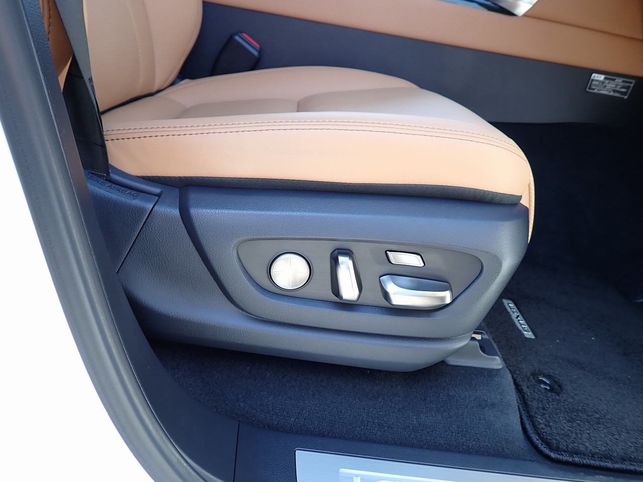 LEXUS LX 600