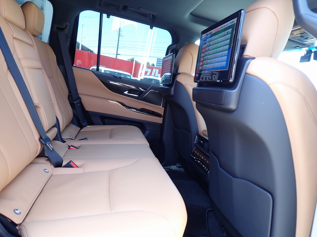 LEXUS LX 600