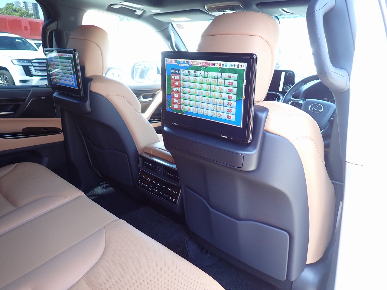 LEXUS LX 600