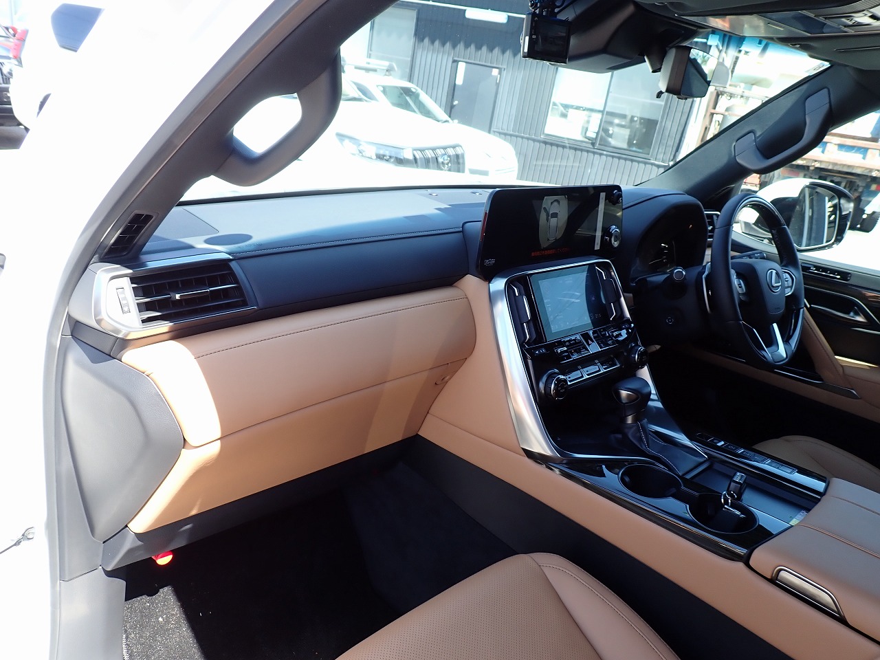 LEXUS LX 600