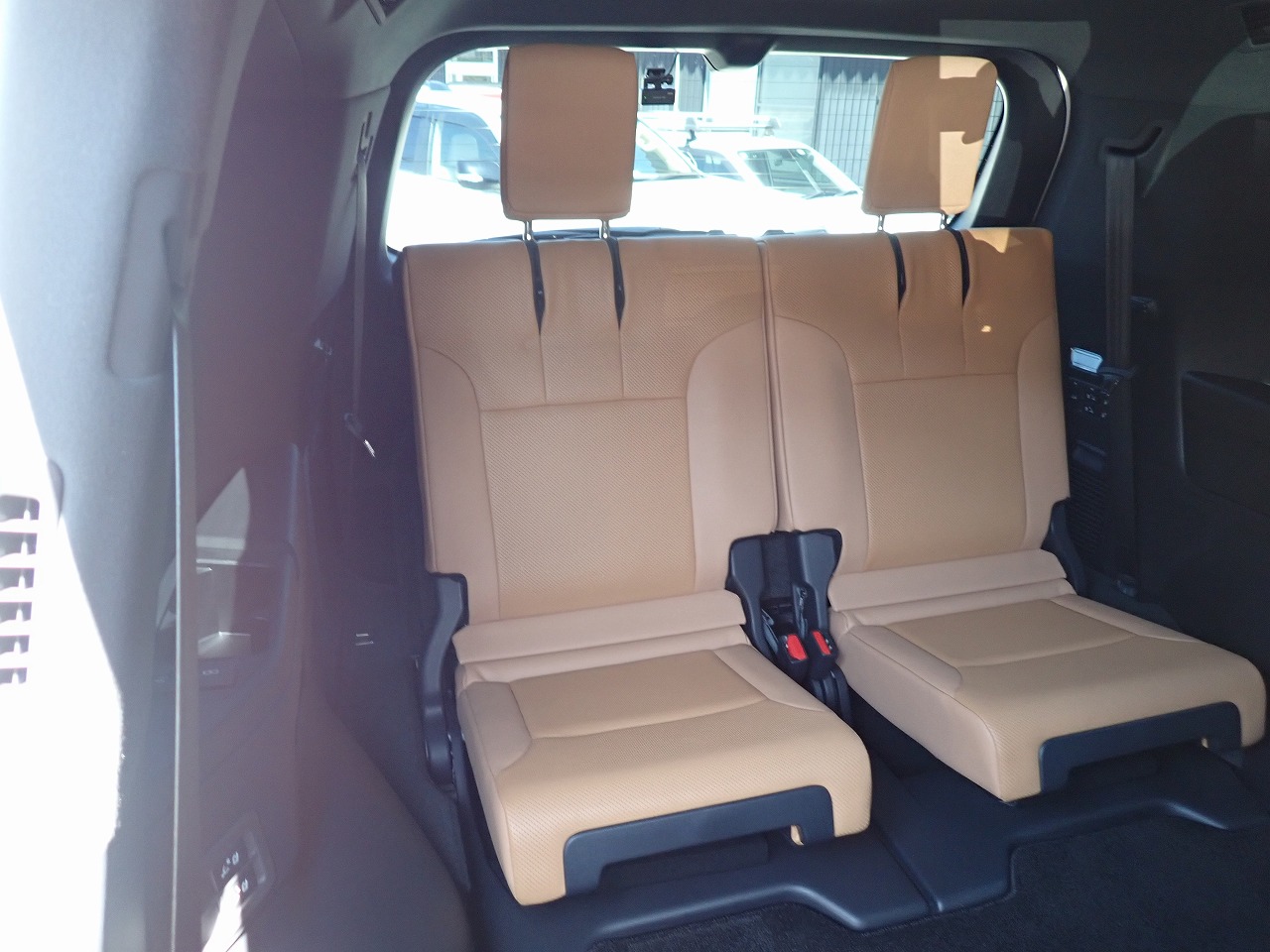 LEXUS LX 600