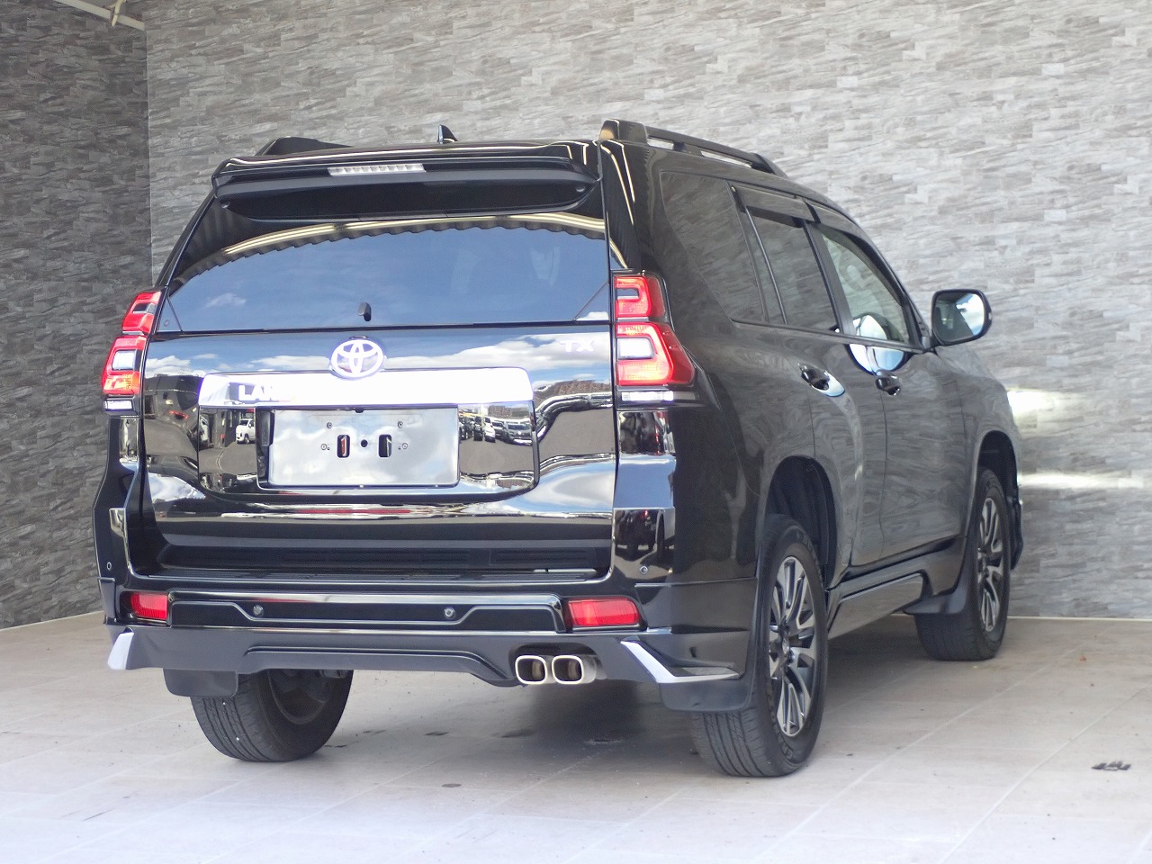 TOYOTA Land Cruiser Prado