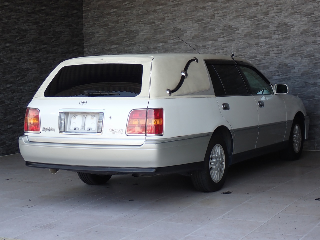 TOYOTA Crown Estate