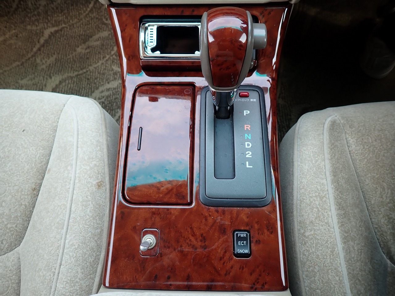 TOYOTA Crown Estate