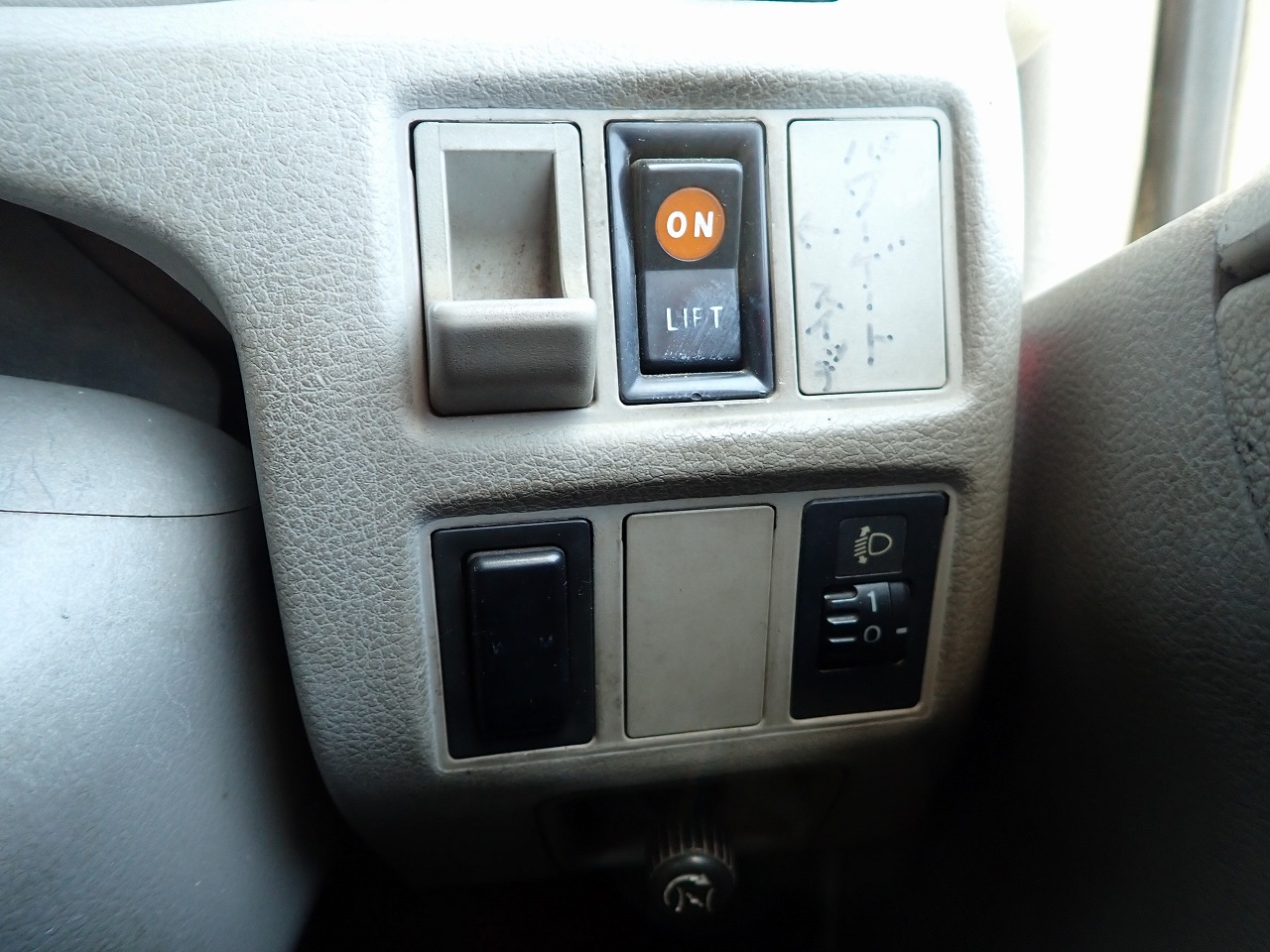 TOYOTA Dyna Truck