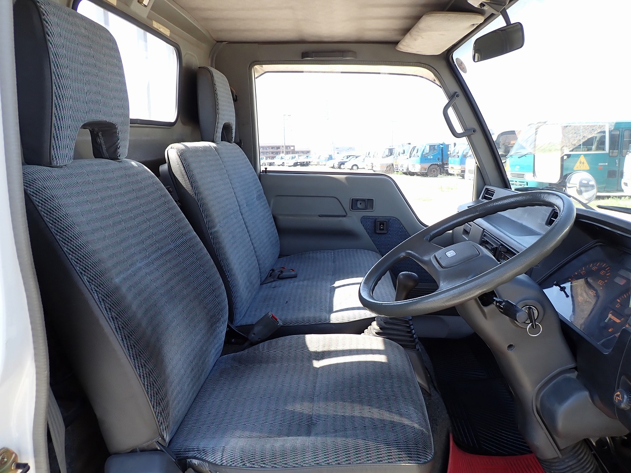 MITSUBISHI Canter