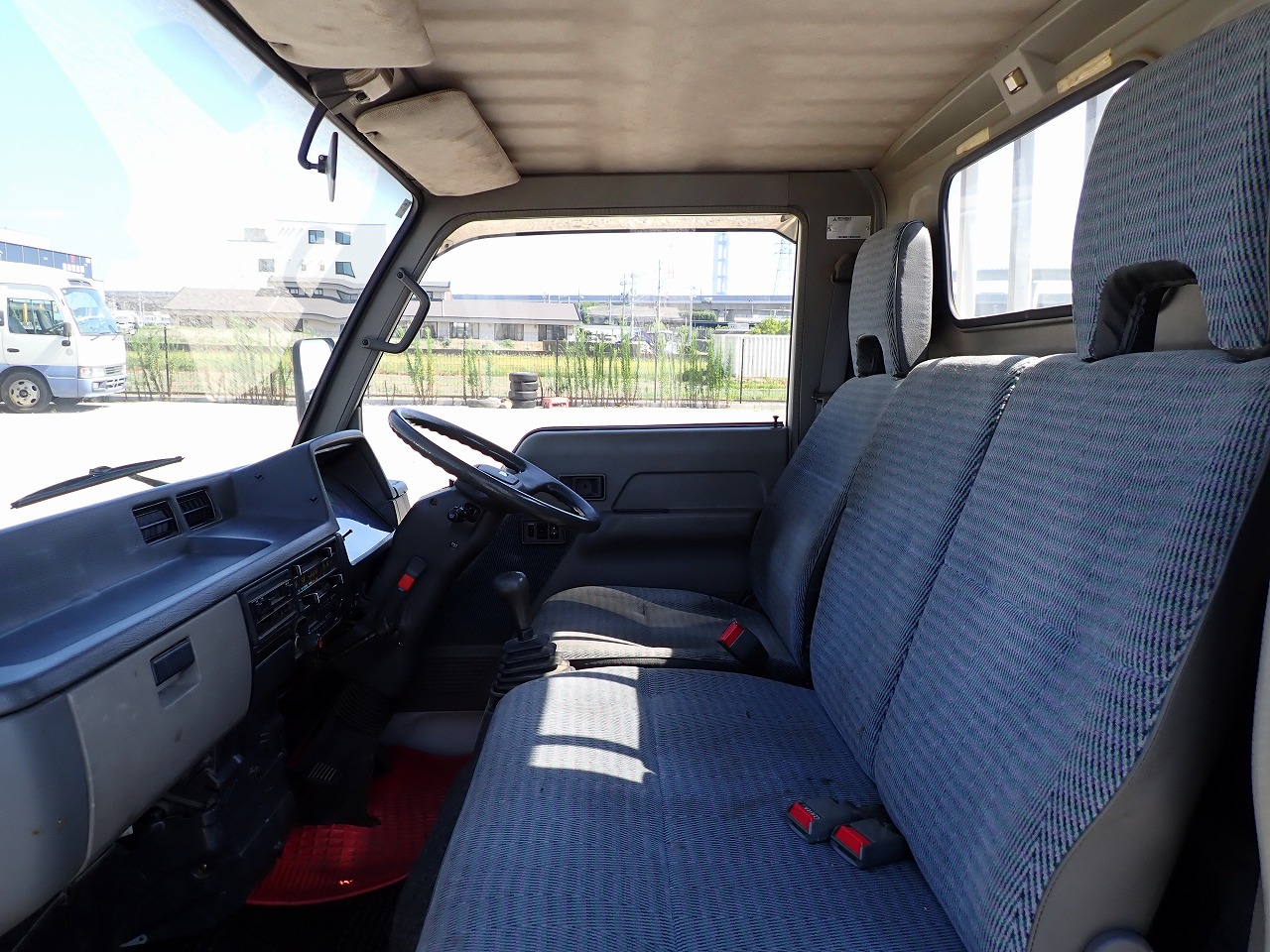 MITSUBISHI Canter