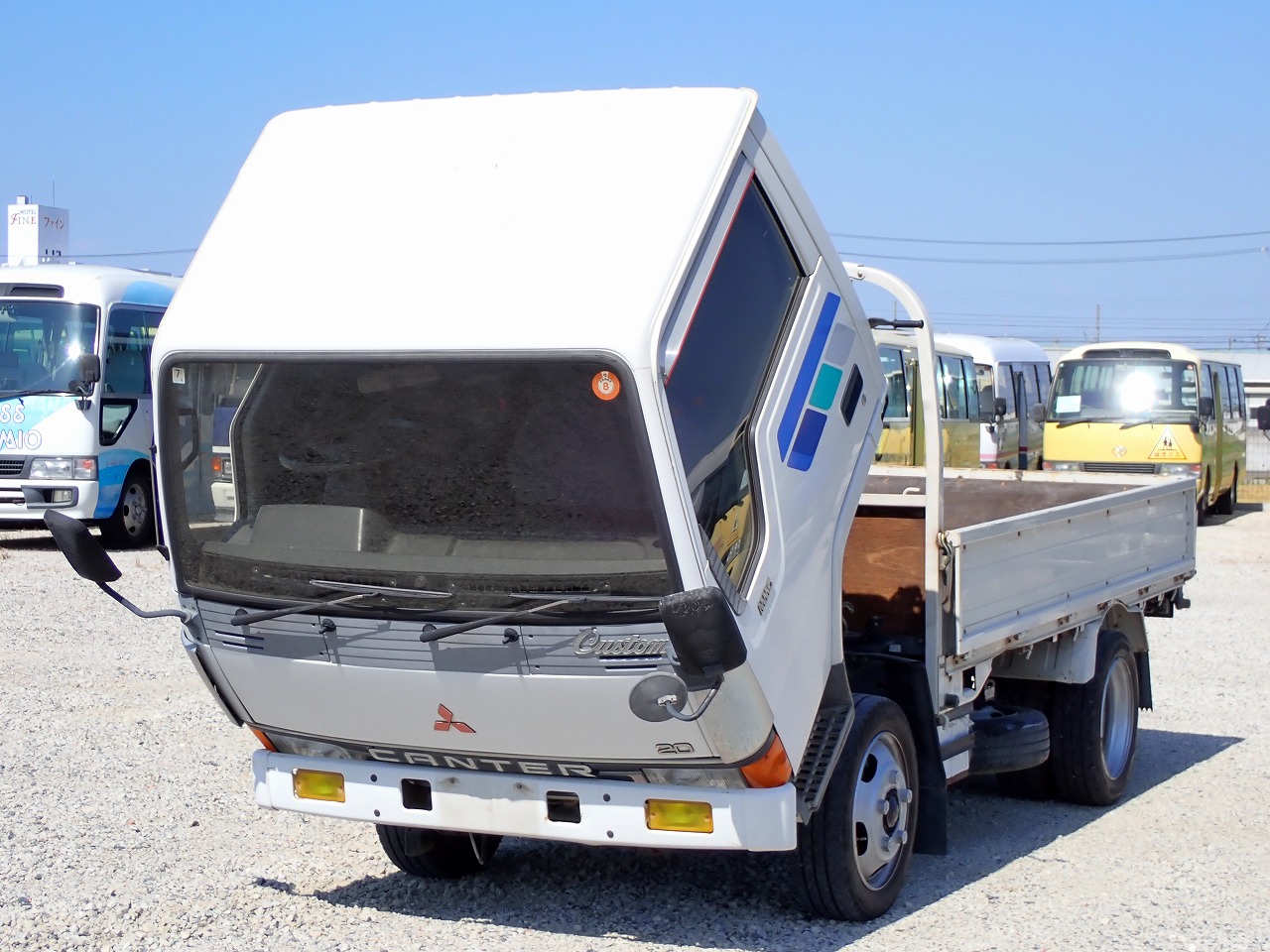 MITSUBISHI Canter