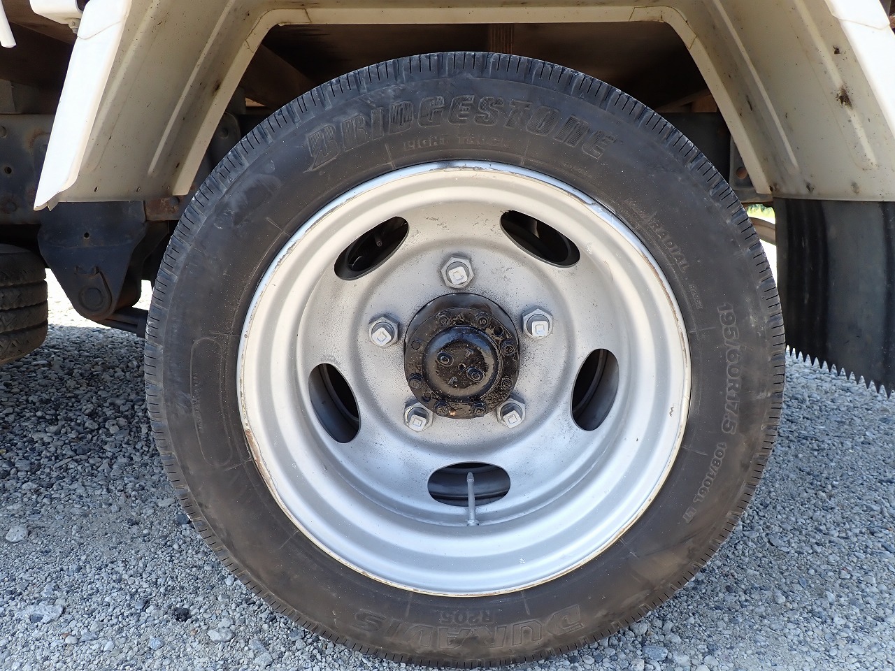 MITSUBISHI Canter