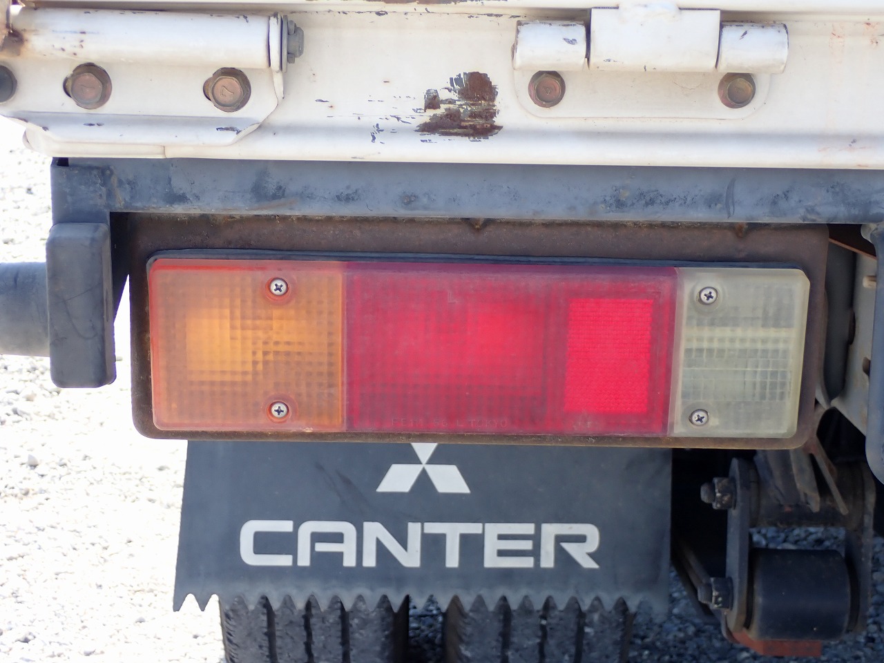 MITSUBISHI Canter