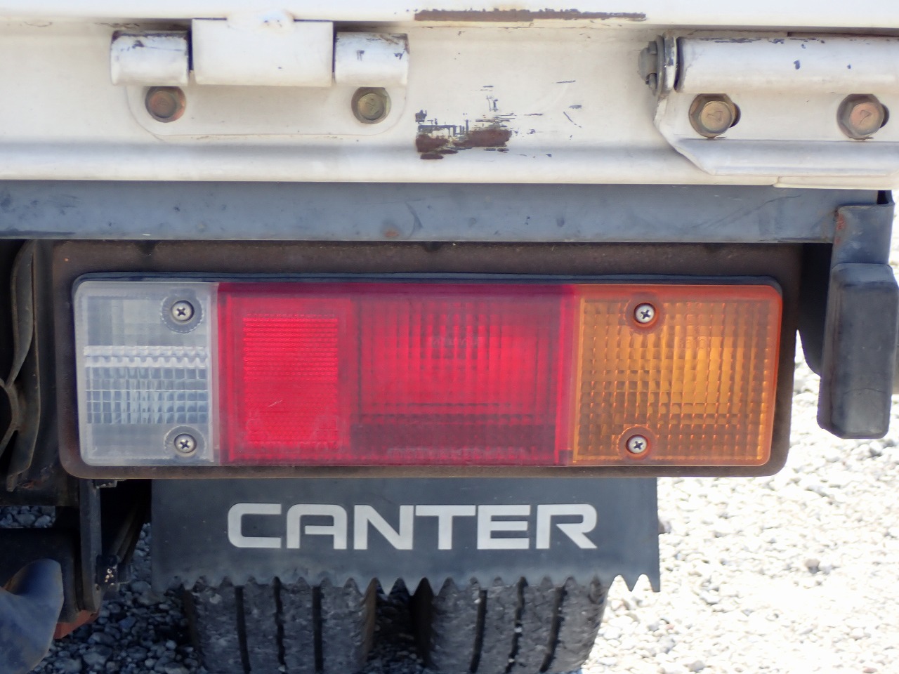 MITSUBISHI Canter