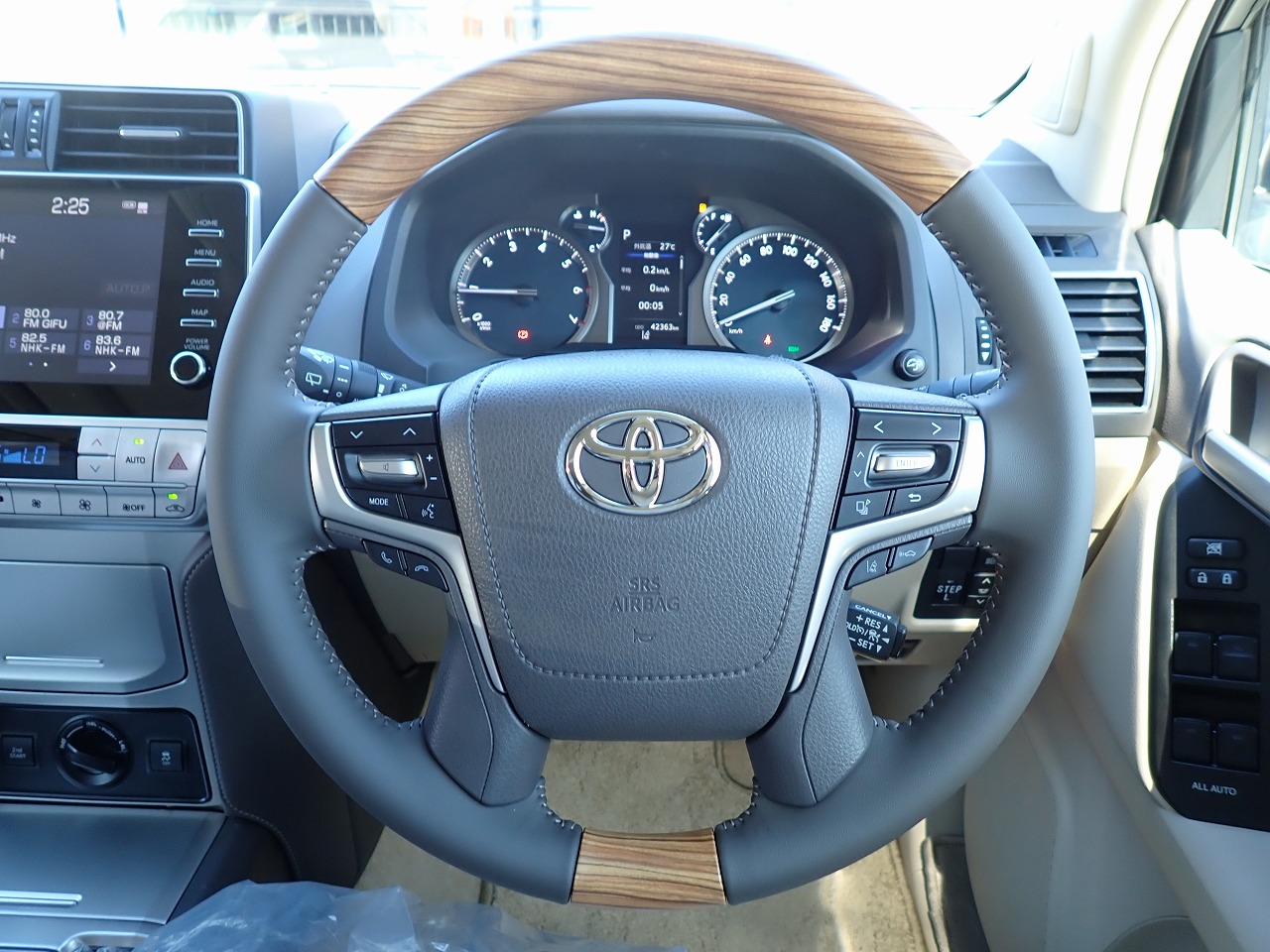 TOYOTA Land Cruiser Prado