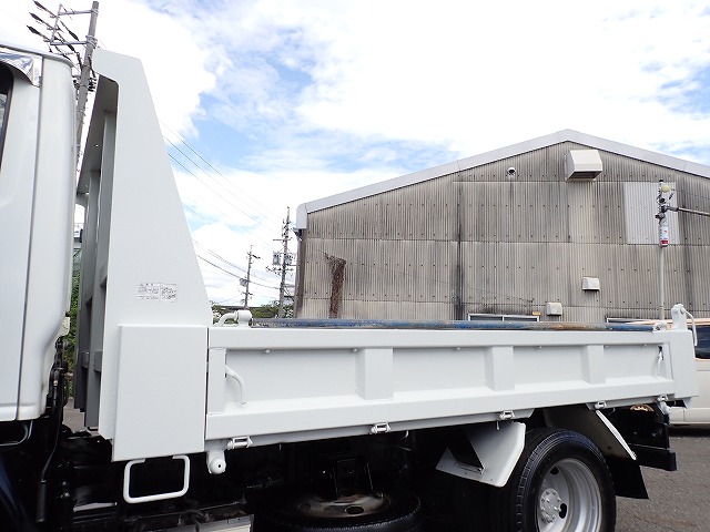 ISUZU Elf Truck