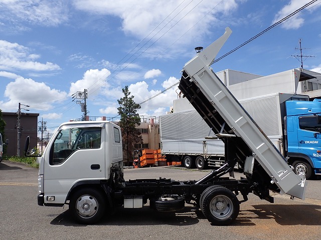 ISUZU Elf Truck