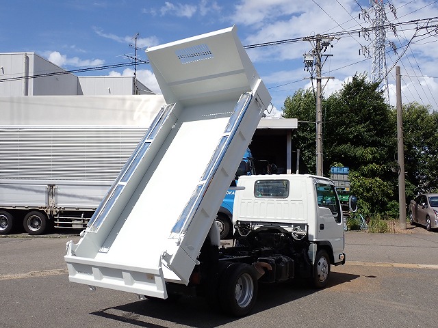 ISUZU Elf Truck