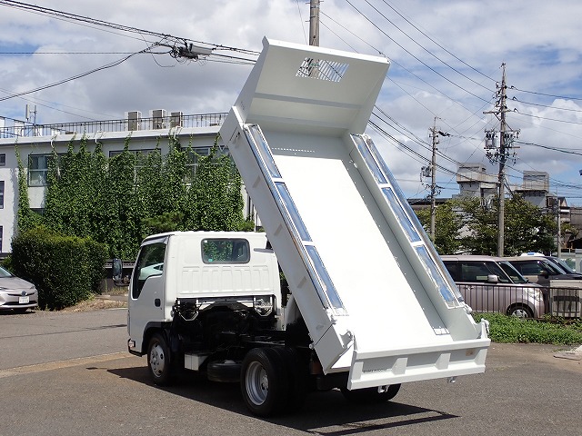ISUZU Elf Truck