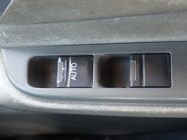 ISUZU Elf Truck