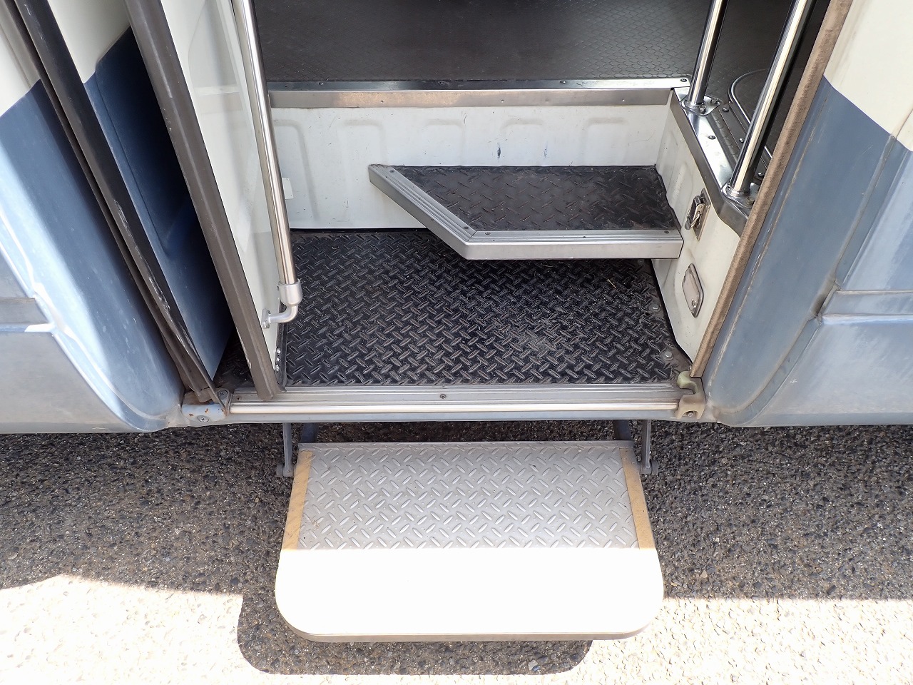 TOYOTA Coaster