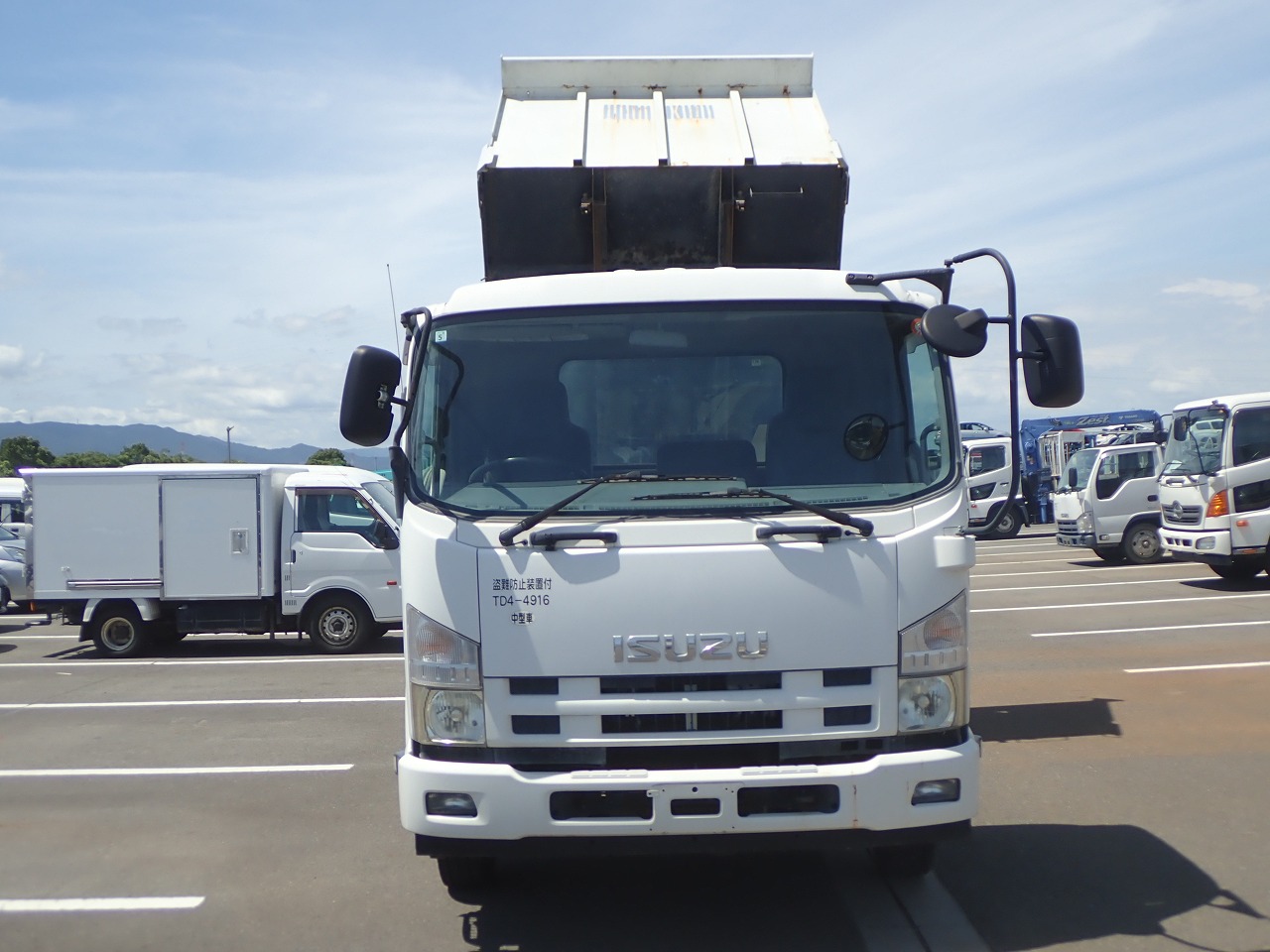 ISUZU Forward