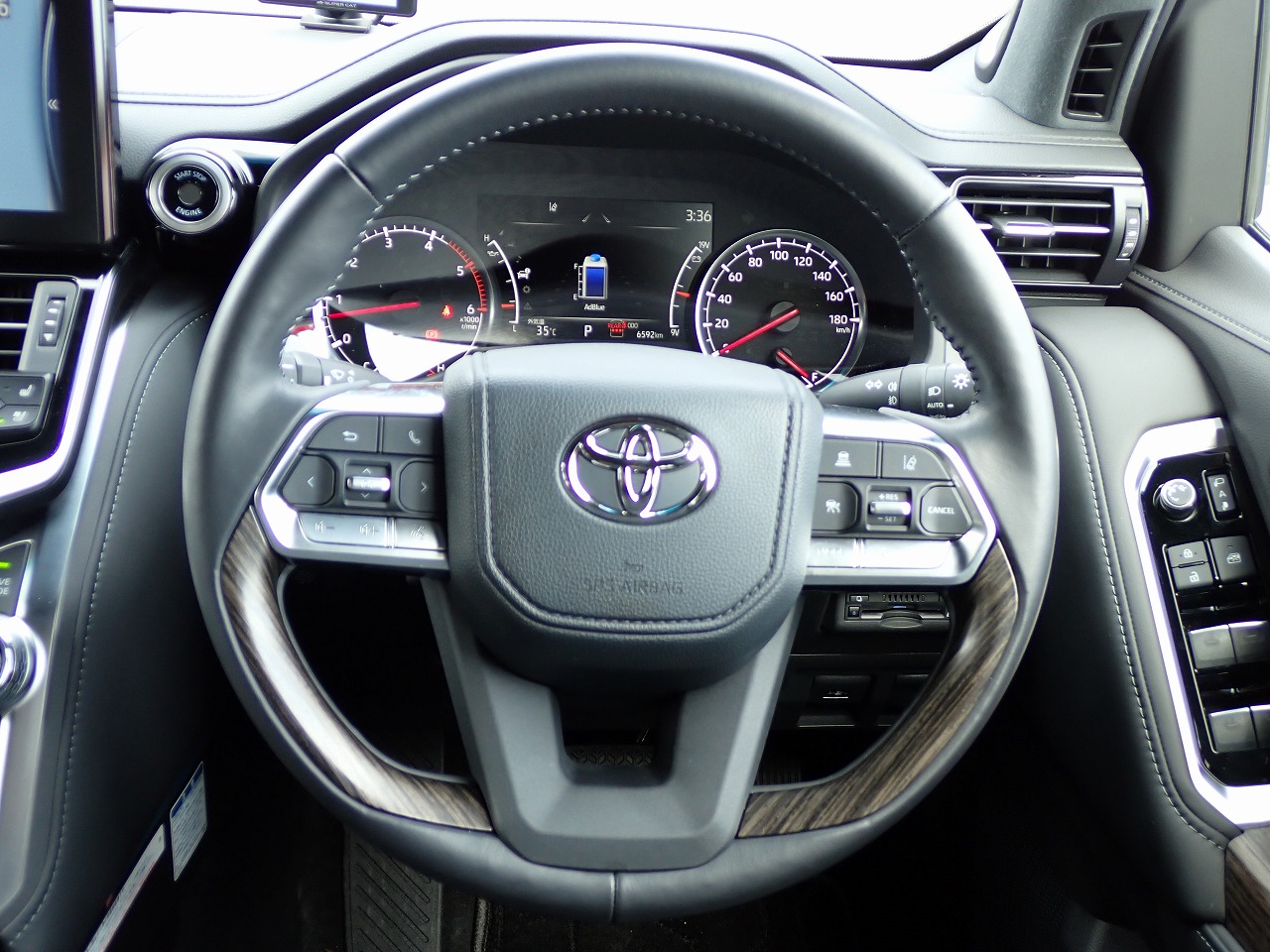 TOYOTA Land Cruiser