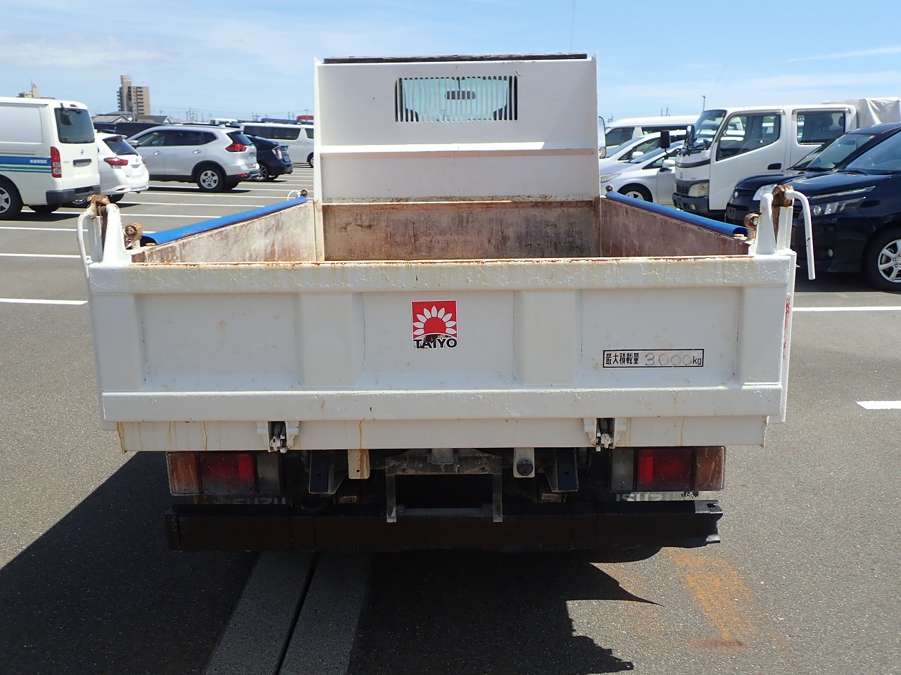 ISUZU Elf Truck