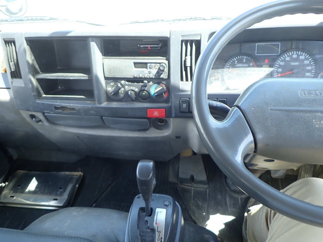 ISUZU Elf Truck