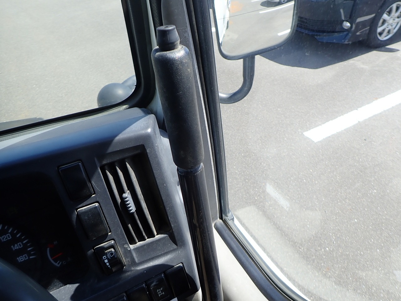 ISUZU Elf Truck