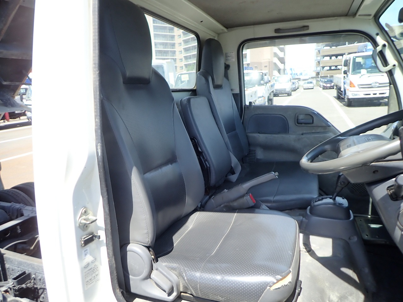 ISUZU Elf Truck