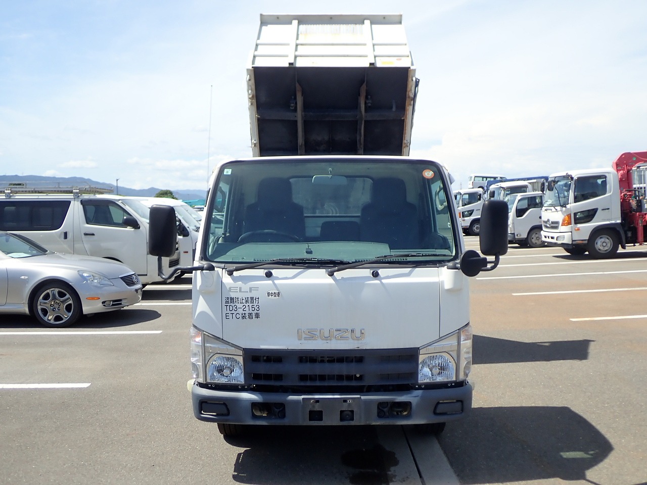 ISUZU Elf Truck