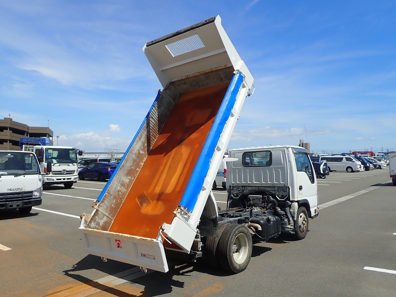 ISUZU Elf Truck