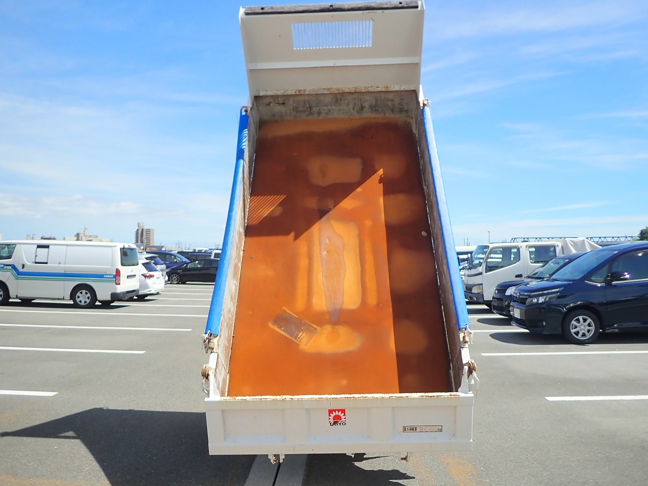 ISUZU Elf Truck