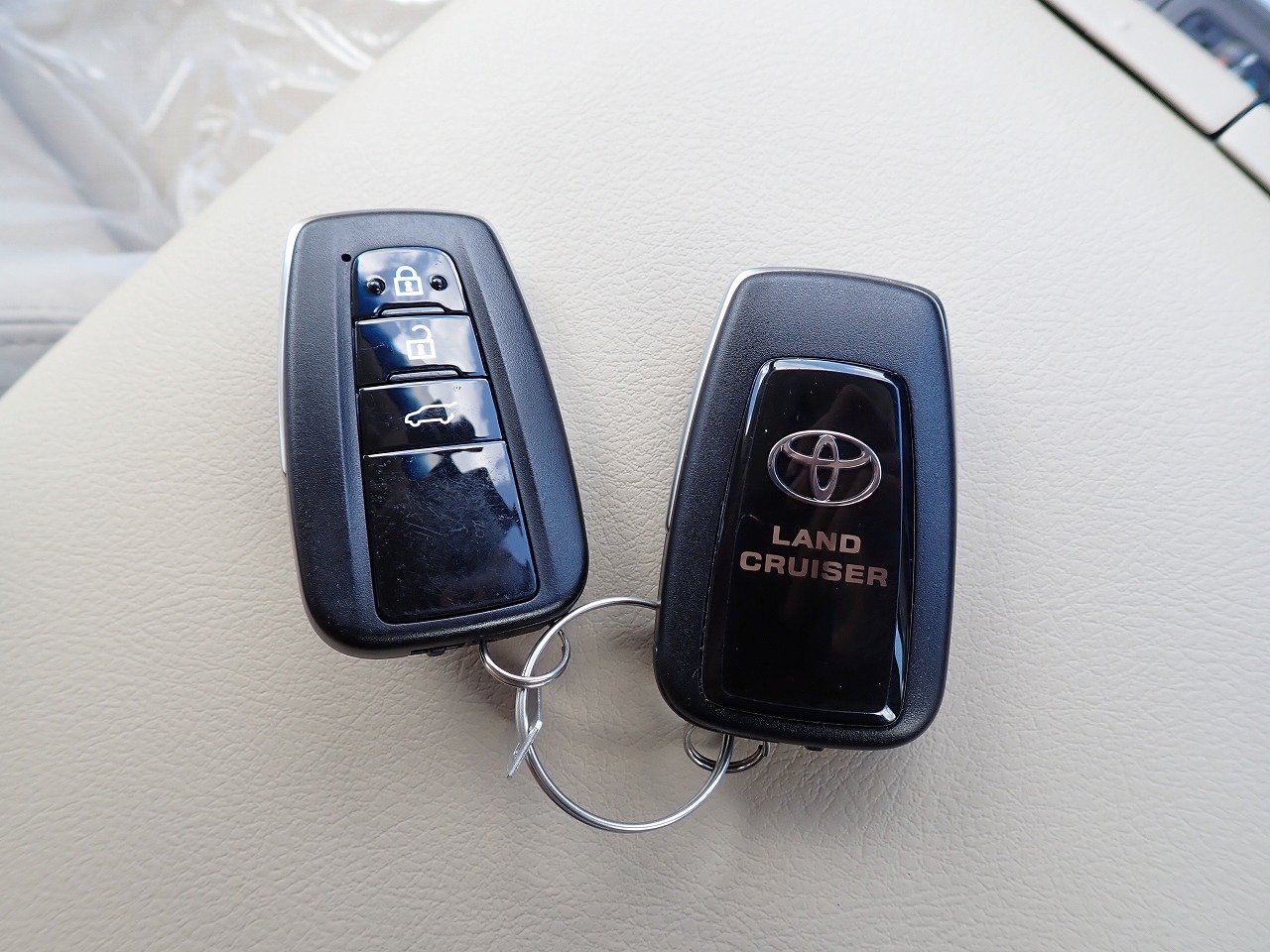 TOYOTA Land Cruiser Prado