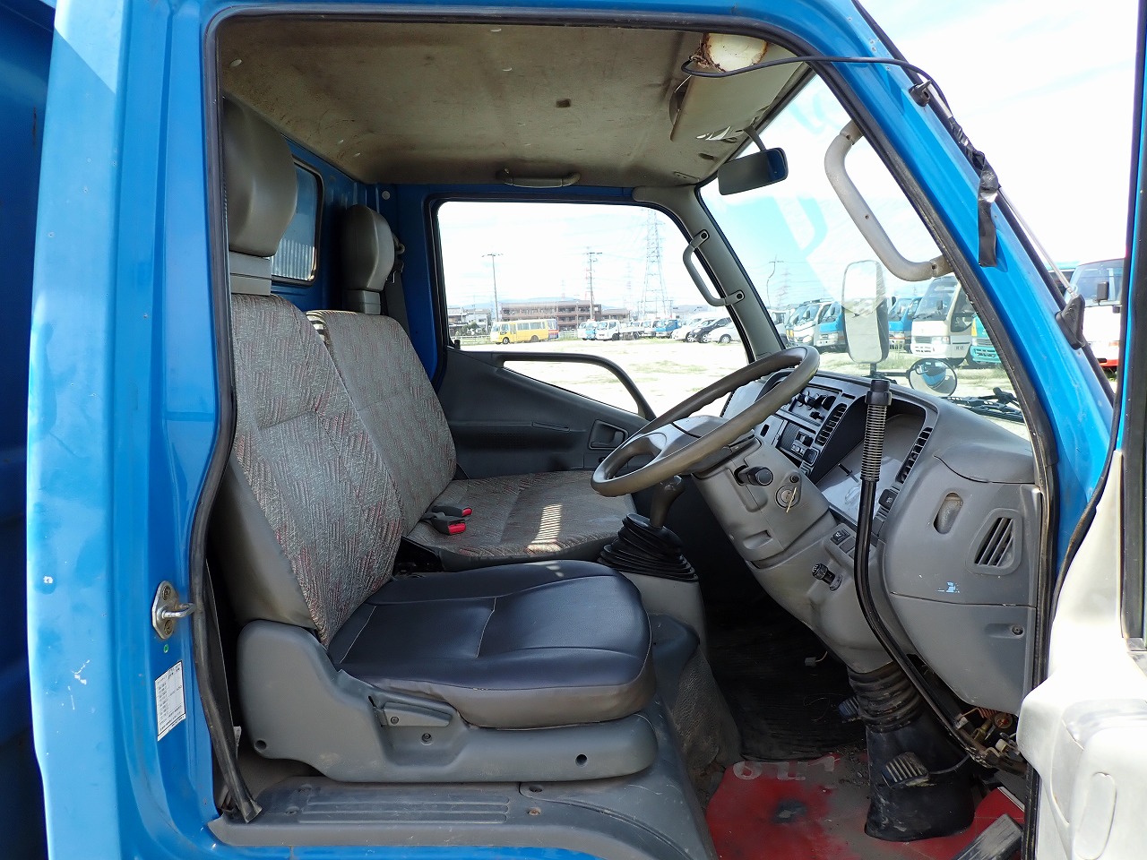 MITSUBISHI Canter
