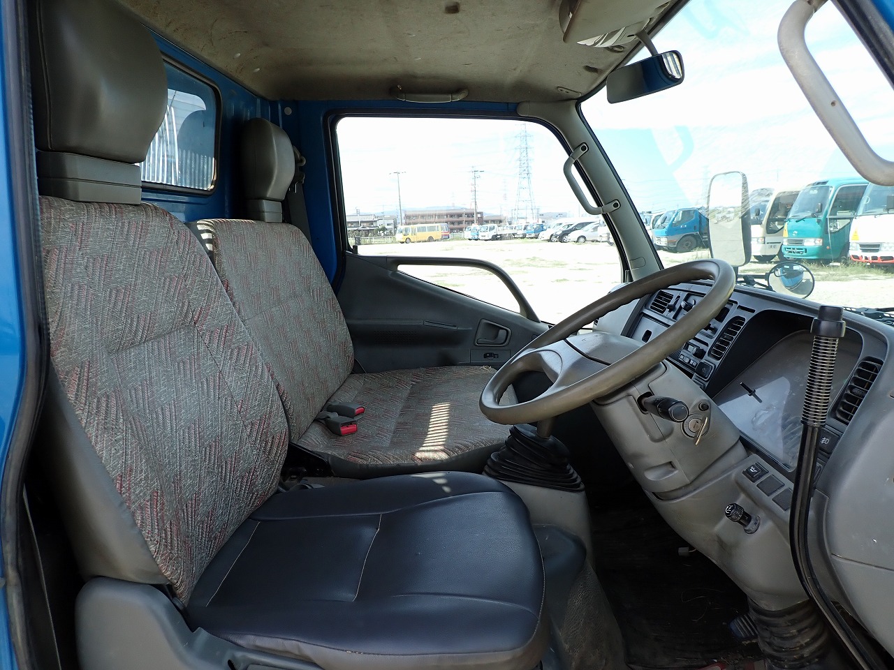 MITSUBISHI Canter