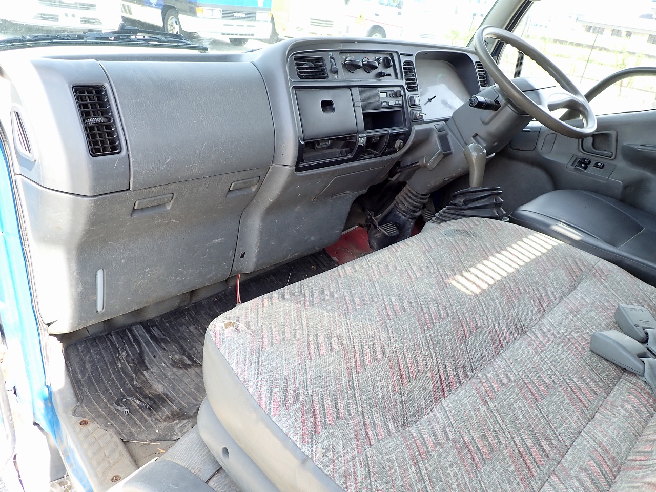 MITSUBISHI Canter