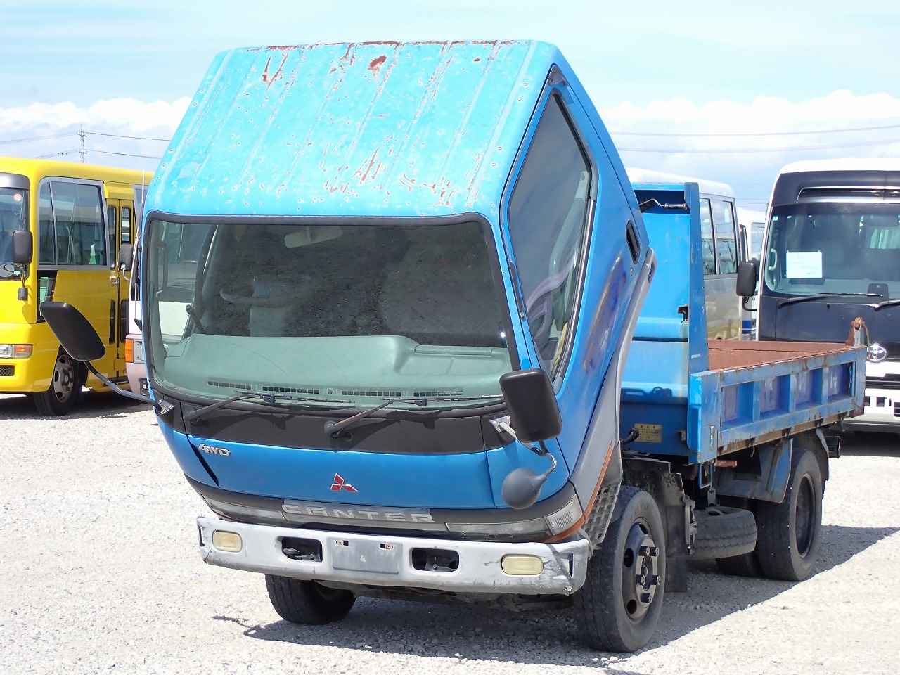 MITSUBISHI Canter