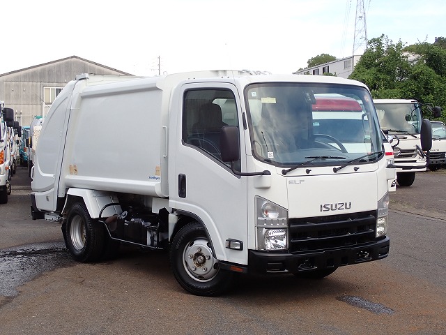 ISUZU Elf Truck