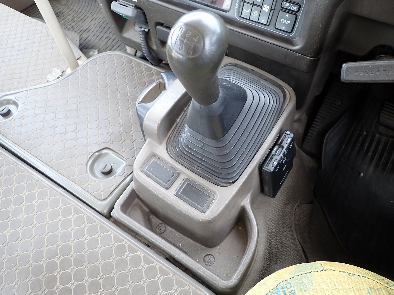 MITSUBISHI Rosa