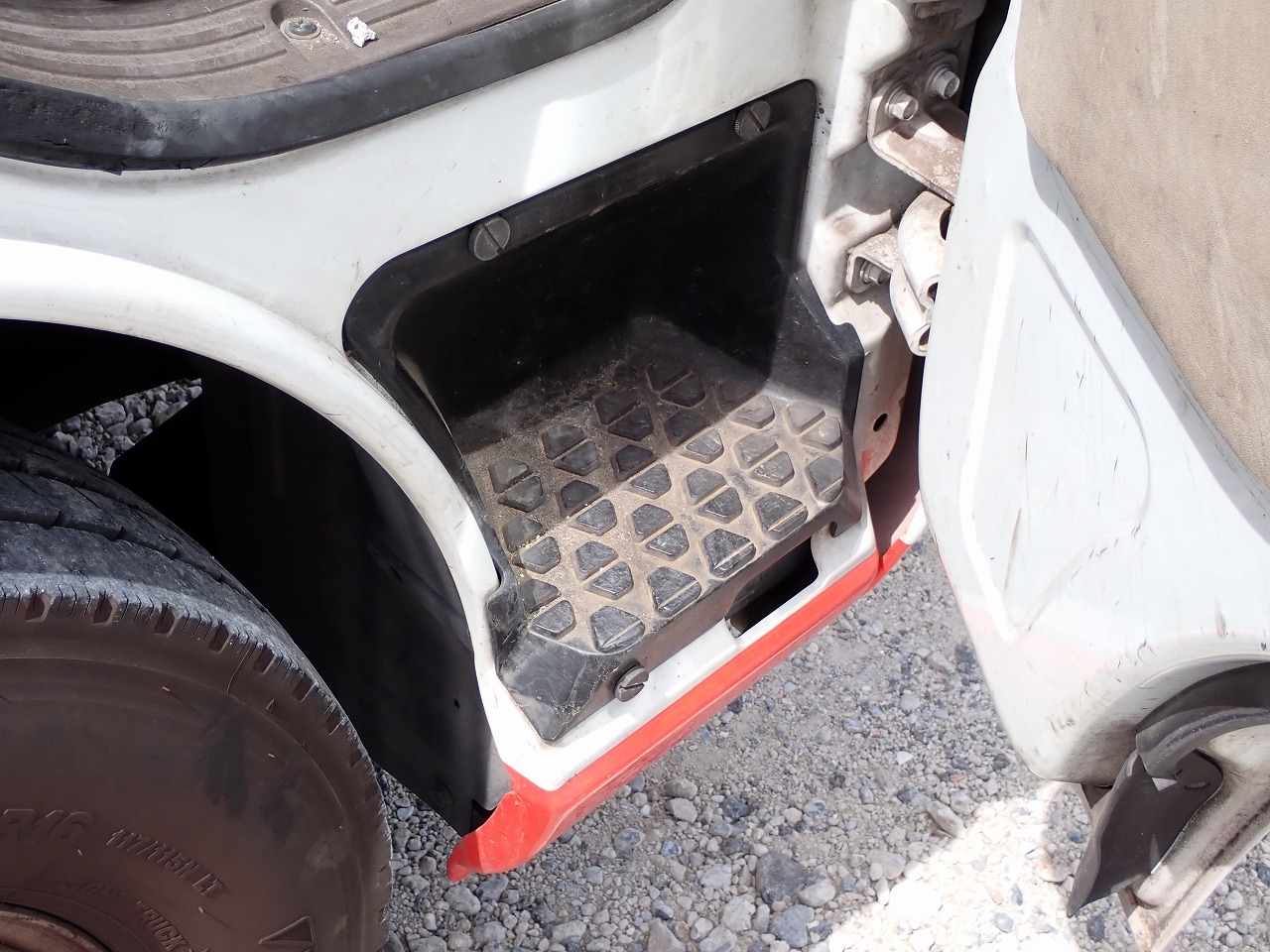 MITSUBISHI Rosa