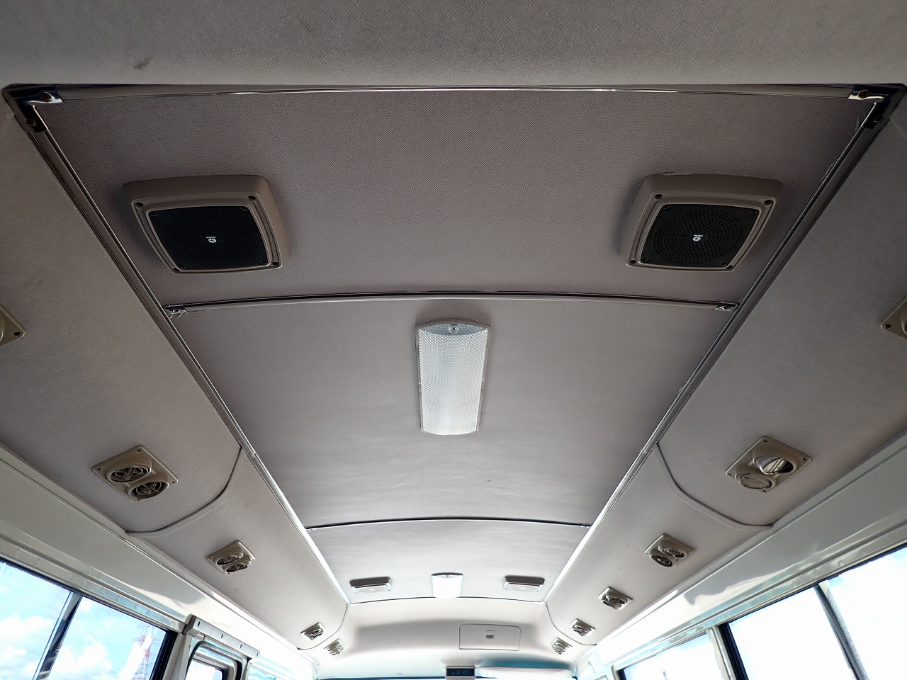 NISSAN Civilian Bus