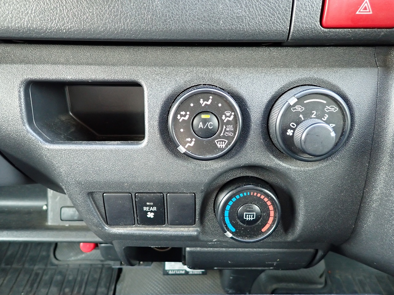 TOYOTA Regius Ace 
