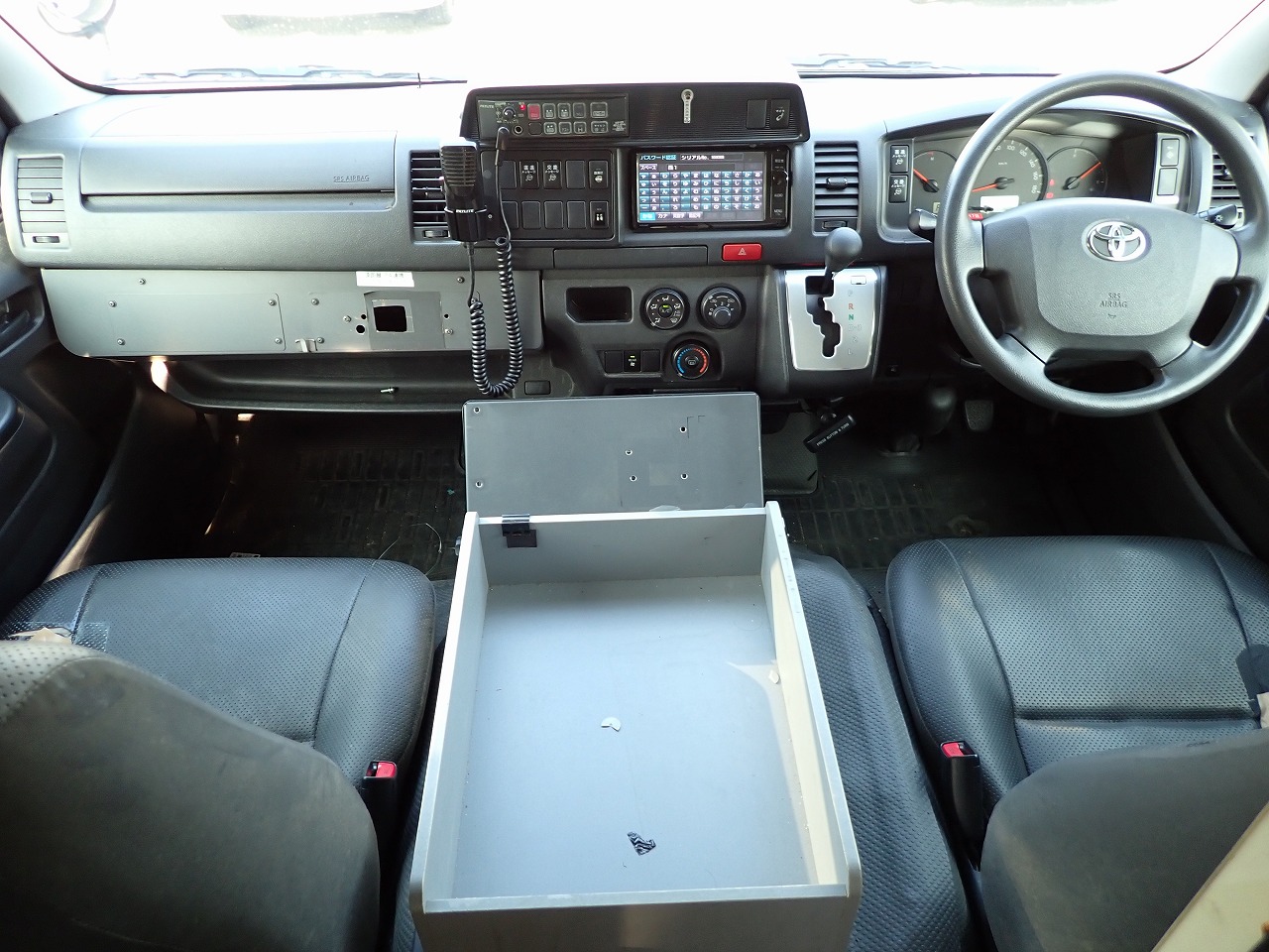 TOYOTA Regius Ace 