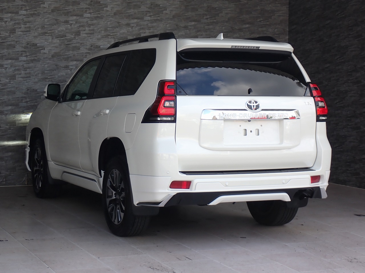 TOYOTA Land Cruiser Prado