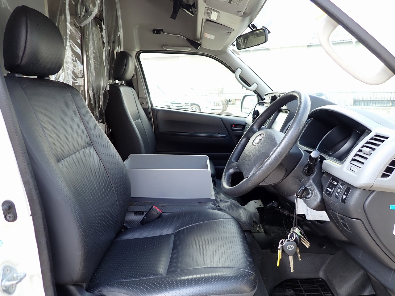 TOYOTA Regius Ace 