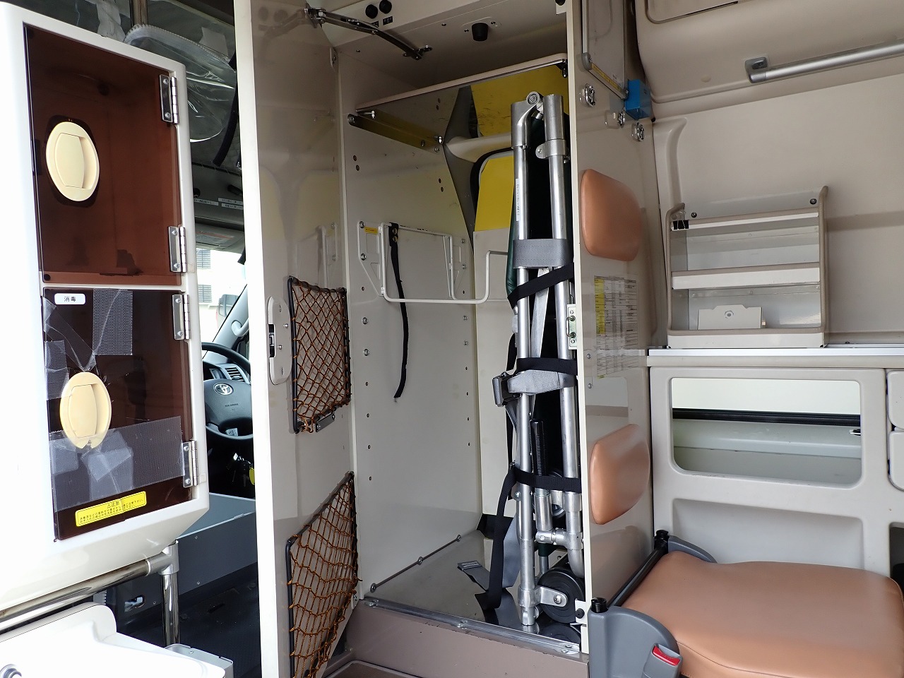 TOYOTA Regius Ace 