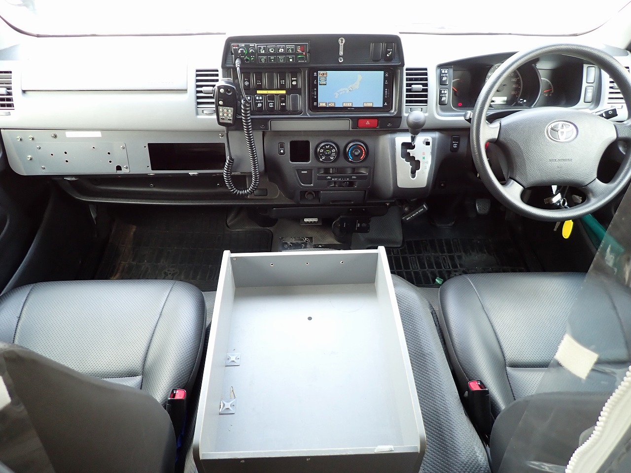 TOYOTA Regius Ace 