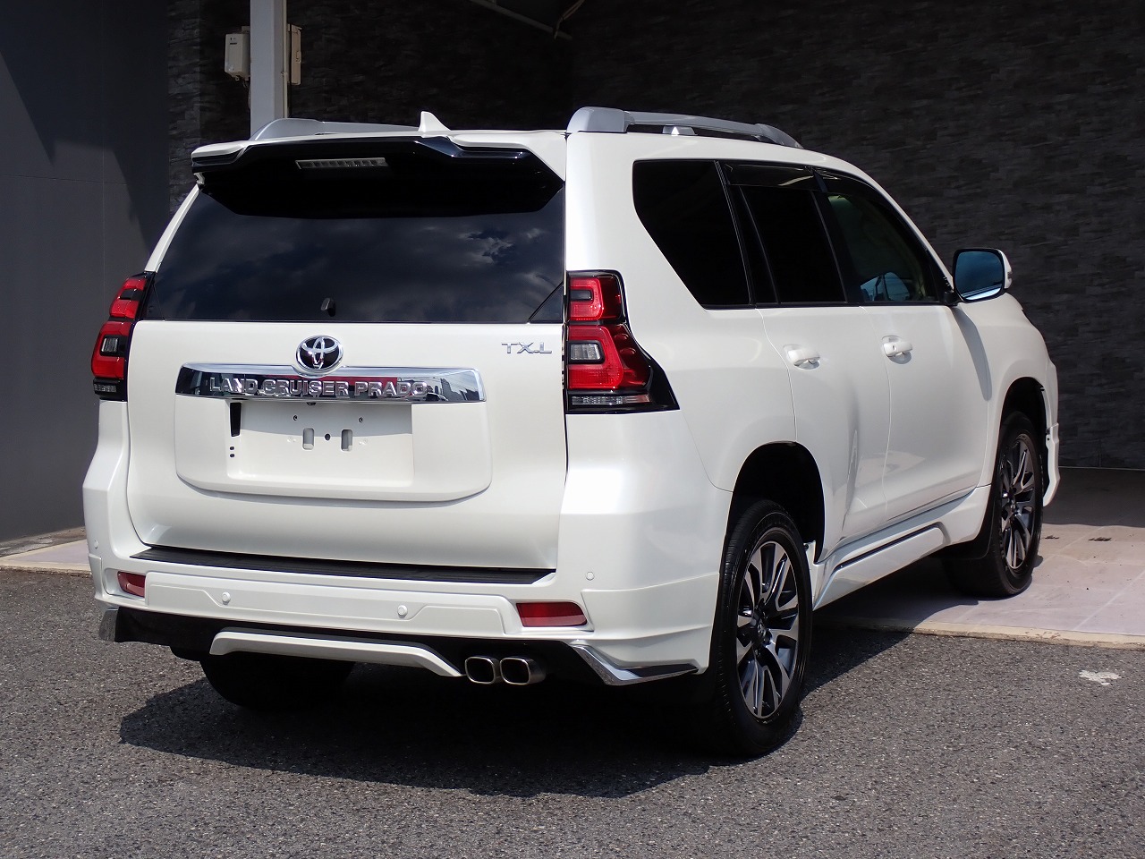 TOYOTA Land Cruiser Prado