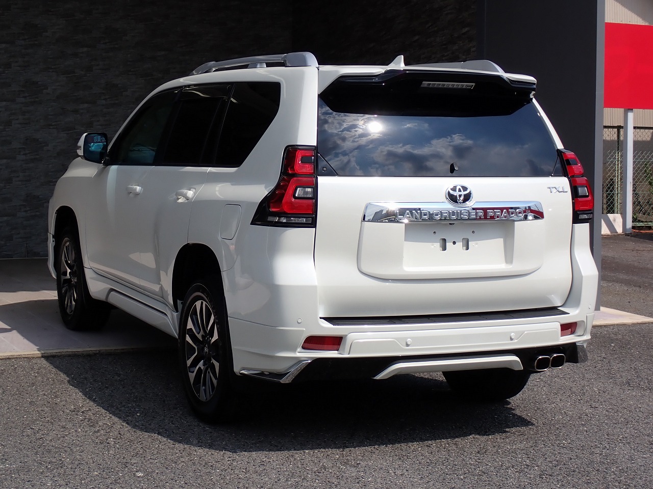TOYOTA Land Cruiser Prado
