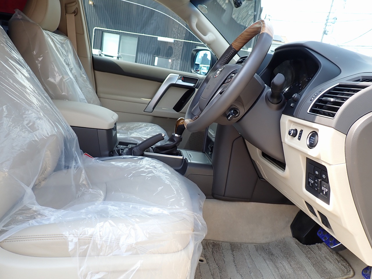 TOYOTA Land Cruiser Prado