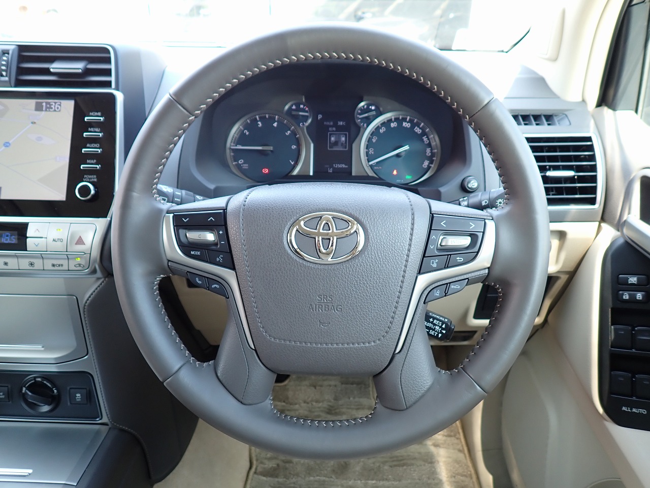 TOYOTA Land Cruiser Prado